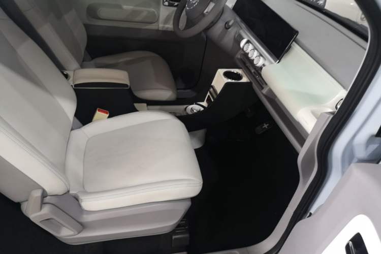 Used Wuling Air ev 2023 - Four Seats - Advanced Edition Right Front Seat