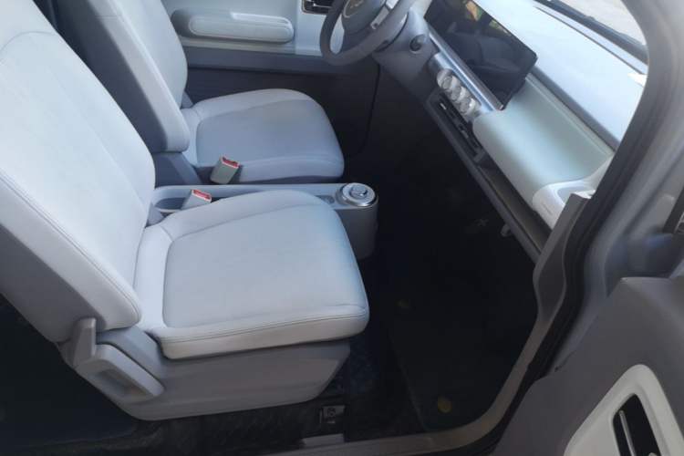 Used Wuling Air ev 2023 - Four Seats - Advanced Edition Right Front Seat