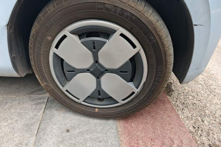 Used Wuling Air ev 2023 - Four Seats - Advanced Edition Right Front Wheel Hub