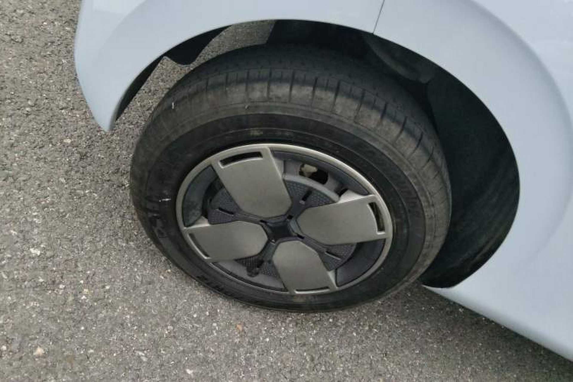 Used Wuling Air ev 2023 - Four Seats - Standard Edition Right Rear Wheel Hub