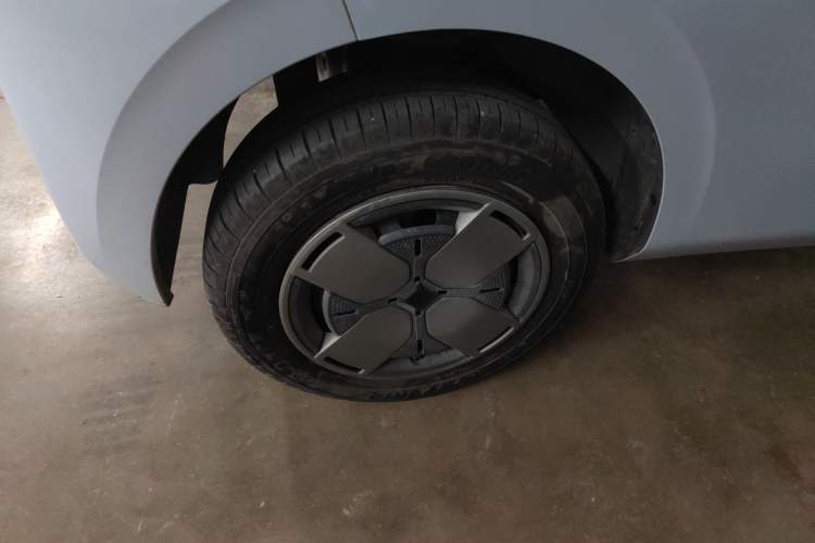 Used Wuling Air ev 2023 - Four Seats - Standard Edition Right Rear Wheel Hub