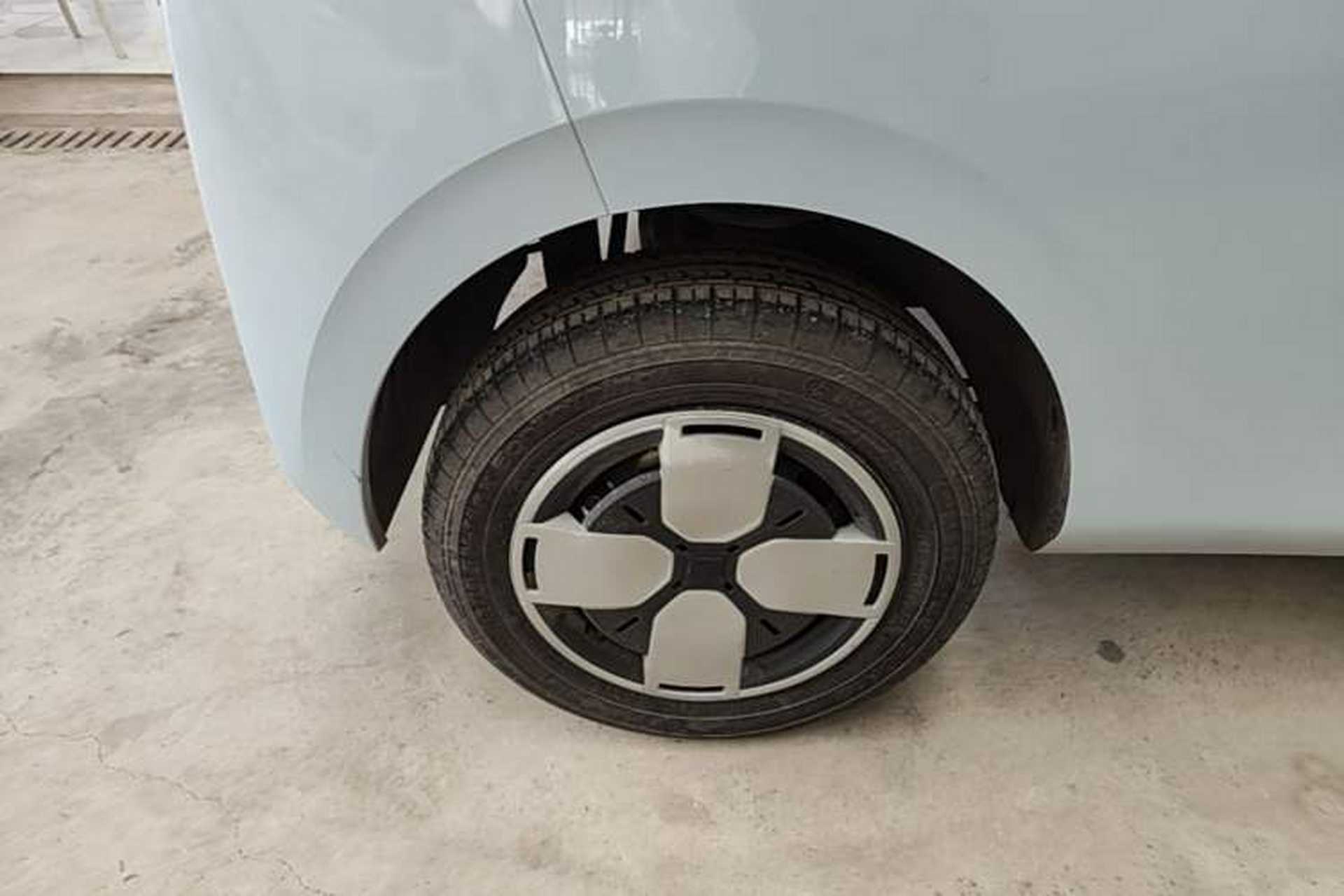Used Wuling Air ev 2023 - Four Seats - Advanced Edition Right Rear Wheel Hub
