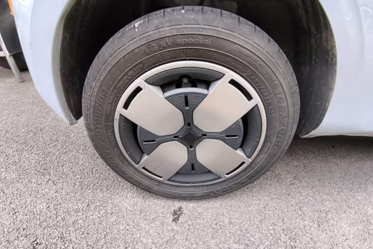 Used Wuling Air ev 2023 - Four Seats - Standard Edition Right Rear Wheel Hub