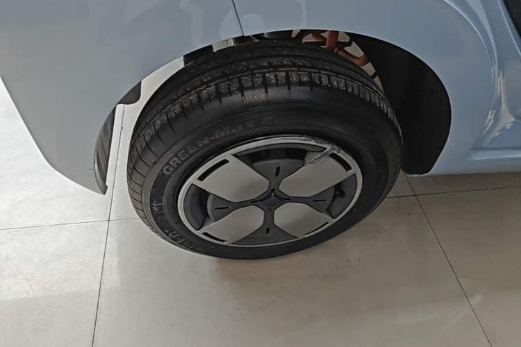Used Wuling Air ev 2023 – Two-Seater - Standard Edition Right Rear Wheel Hub