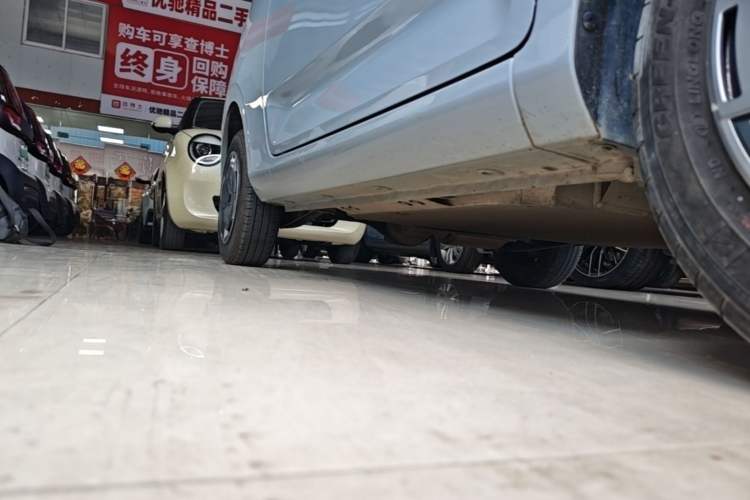 Used Wuling Air ev 2023 - Four Seats - Standard Edition Right Side Sill