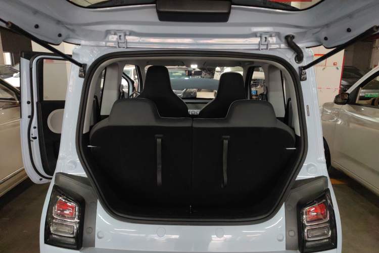 Used Wuling Air ev 2023 - Four Seats - Standard Edition Trunk