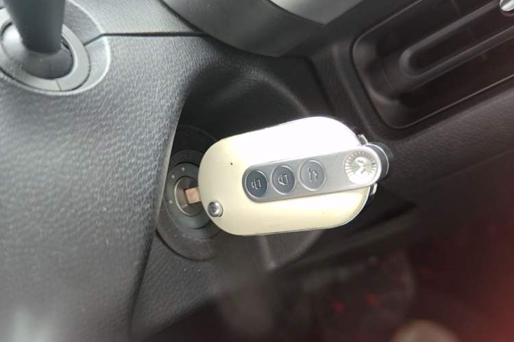Used Wuling Air ev 2023 - Four Seats - Standard Edition Vehicle Key