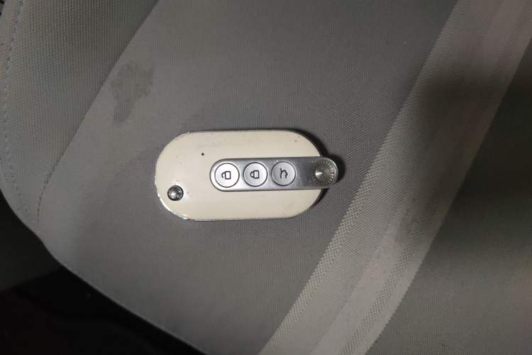 Used Wuling Air ev 2023 - Four Seats - Standard Edition Vehicle Key