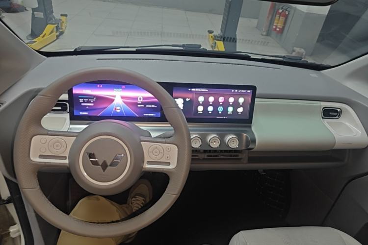 Used Wuling Air ev 2023 - Four Seats - Advanced Edition Center Console