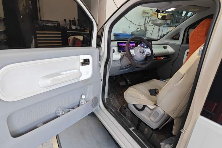 Used Wuling Air ev 2023 - Four Seats - Advanced Edition Driver Seat