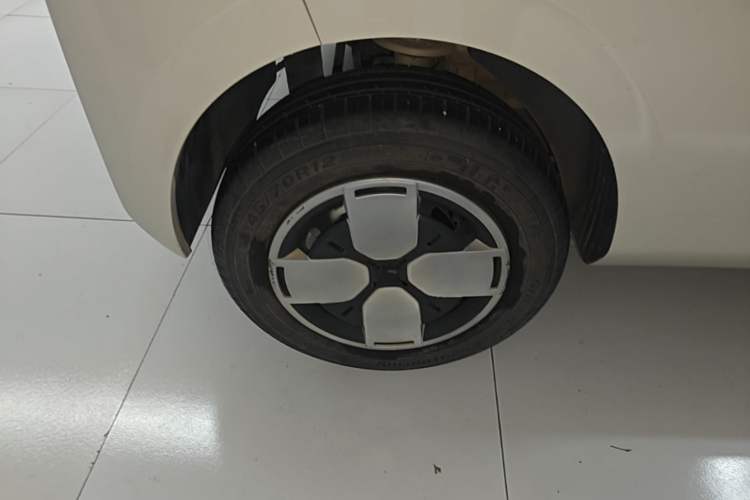 Used Wuling Air ev 2023 - Four Seats - Advanced Edition Right Rear Wheel Hub