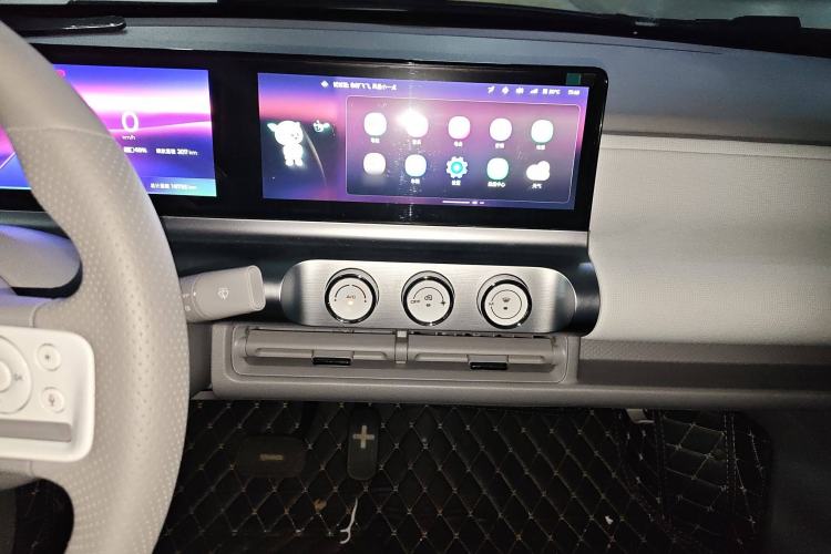 Used Wuling Air ev 2023 - Four Seats - Advanced Edition Audio And AC Panel