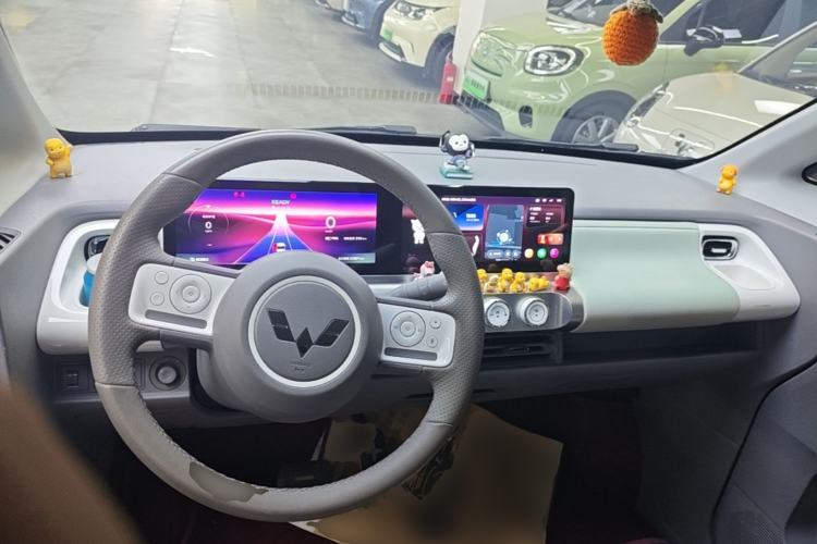 Used Wuling Air ev 2023 - Four Seats - Advanced Edition Center Console
