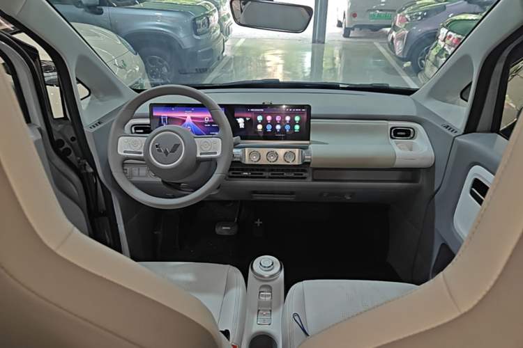 Used Wuling Air ev 2023 - Four Seats - Advanced Edition Center Console