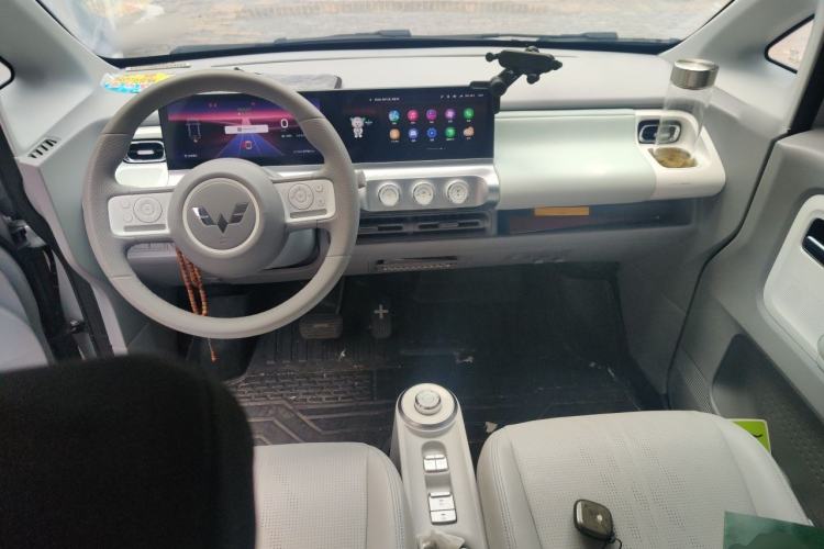 Used Wuling Air ev 2023 - Four Seats - Advanced Edition Center Console
