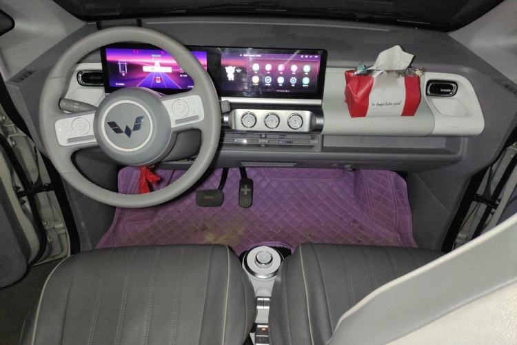 Used Wuling Air ev 2023 - Four Seats - Advanced Edition Center Console