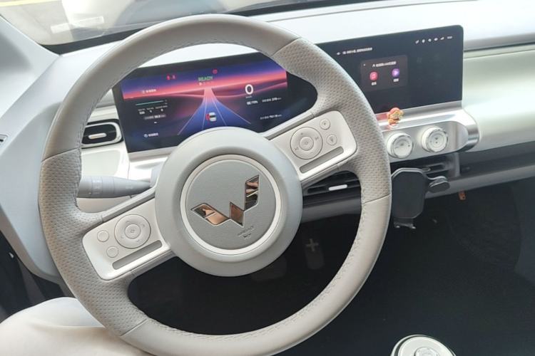 Used Wuling Air ev 2023 - Four Seats - Advanced Edition Center Console