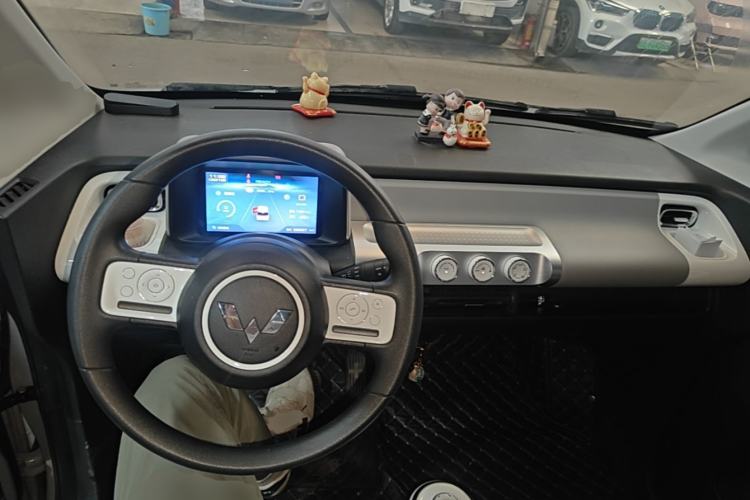Used Wuling Air ev 2023 - Four Seats - Standard Edition Center Console