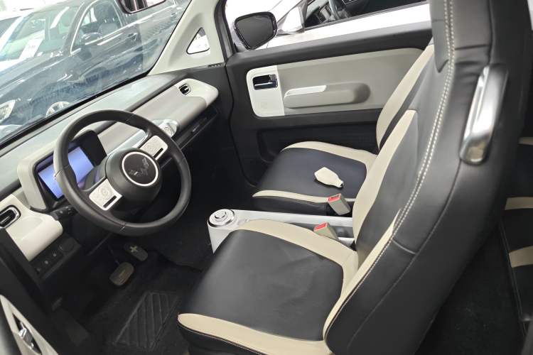 Used Wuling Air ev 2023 - Four Seats - Standard Edition Driver Seat
