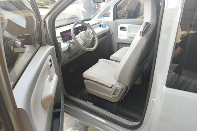 Used Wuling Air ev 2023 - Four Seats - Advanced Edition Driver Seat