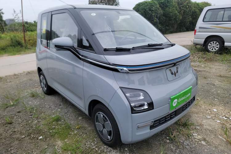 Used Wuling Air ev 2023 - Four Seats - Advanced Edition Front Right 45 Deg