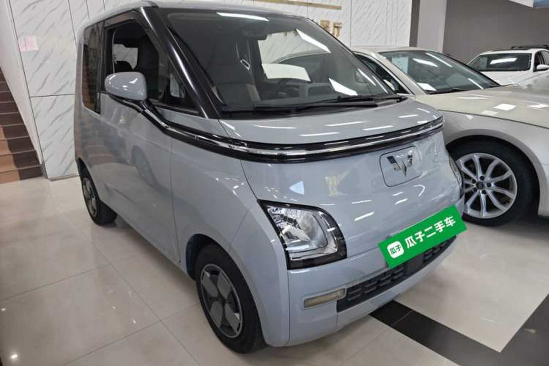 Used Wuling Air ev 2023 - Four Seats - Standard Edition Front Right 45 Deg