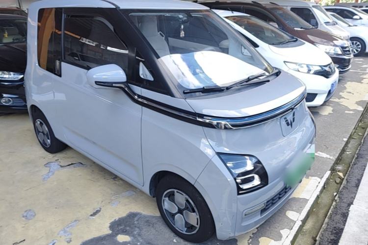 Used Wuling Air ev 2023 - Four Seats - Advanced Edition Front Right 45 Deg