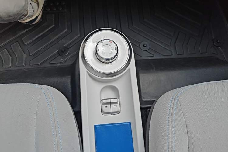 Used Wuling Air ev 2023 – Two-Seater - Standard Edition Gear Lever