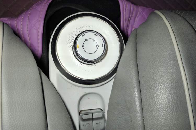 Used Wuling Air ev 2023 - Four Seats - Advanced Edition Gear Lever