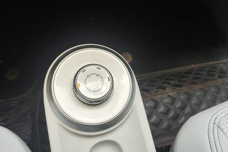 Used Wuling Air ev 2023 - Four Seats - Advanced Edition Gear Lever