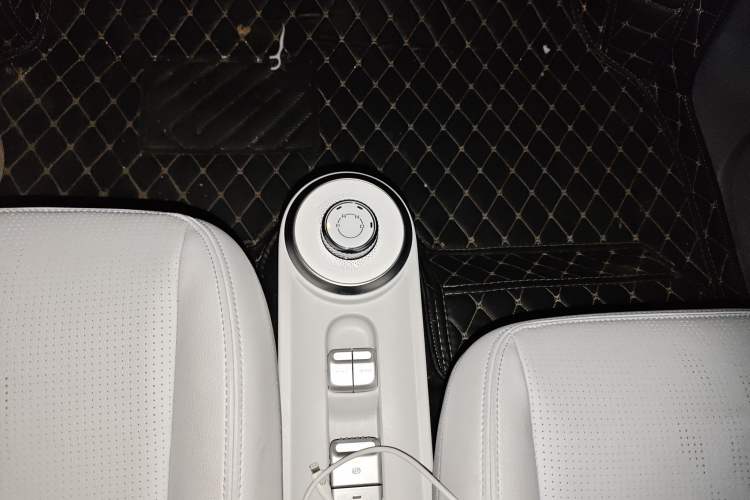 Used Wuling Air ev 2023 - Four Seats - Advanced Edition Gear Lever