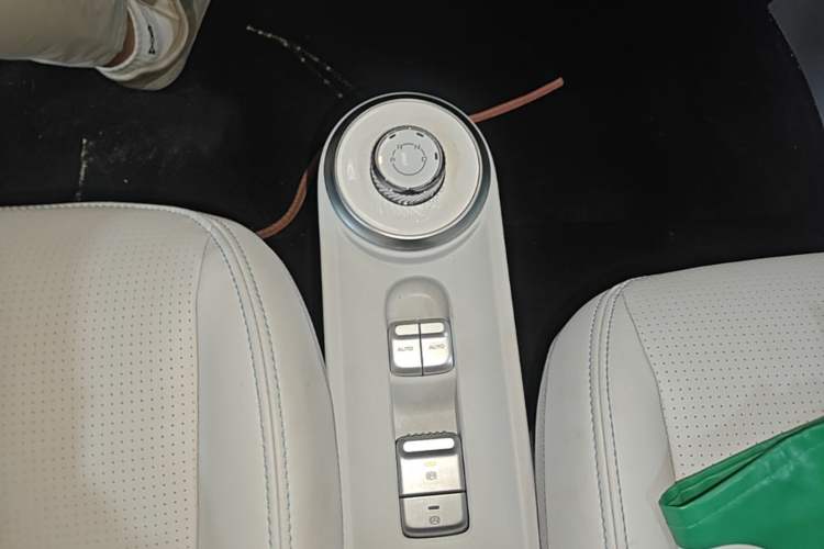Used Wuling Air ev 2023 - Four Seats - Advanced Edition Gear Lever