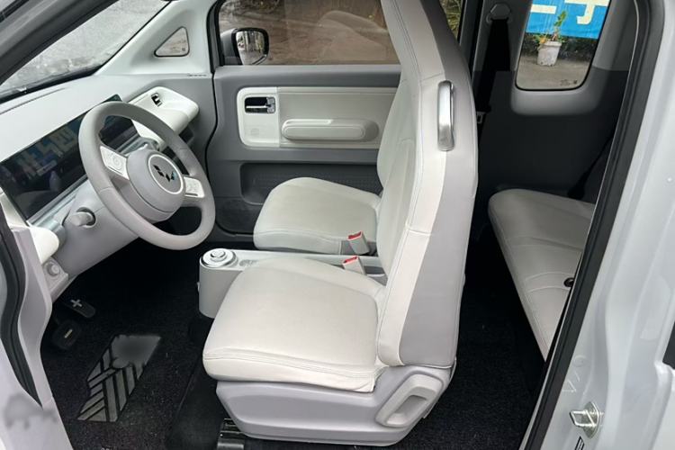Used Wuling Air ev 2023 - Four Seats - Advanced Edition Interior 4
