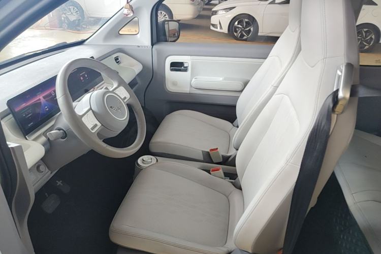 Used Wuling Air ev 2023 - Four Seats - Advanced Edition Left Front Seat