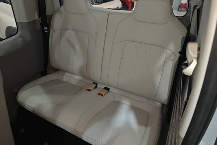 Used Wuling Air ev 2023 - Four Seats - Advanced Edition Left Rear Seat