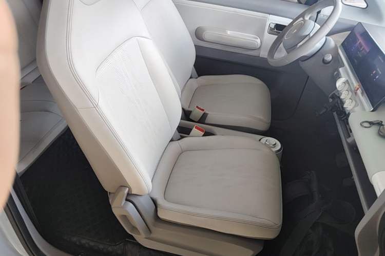 Used Wuling Air ev 2023 - Four Seats - Advanced Edition Right Front Seat