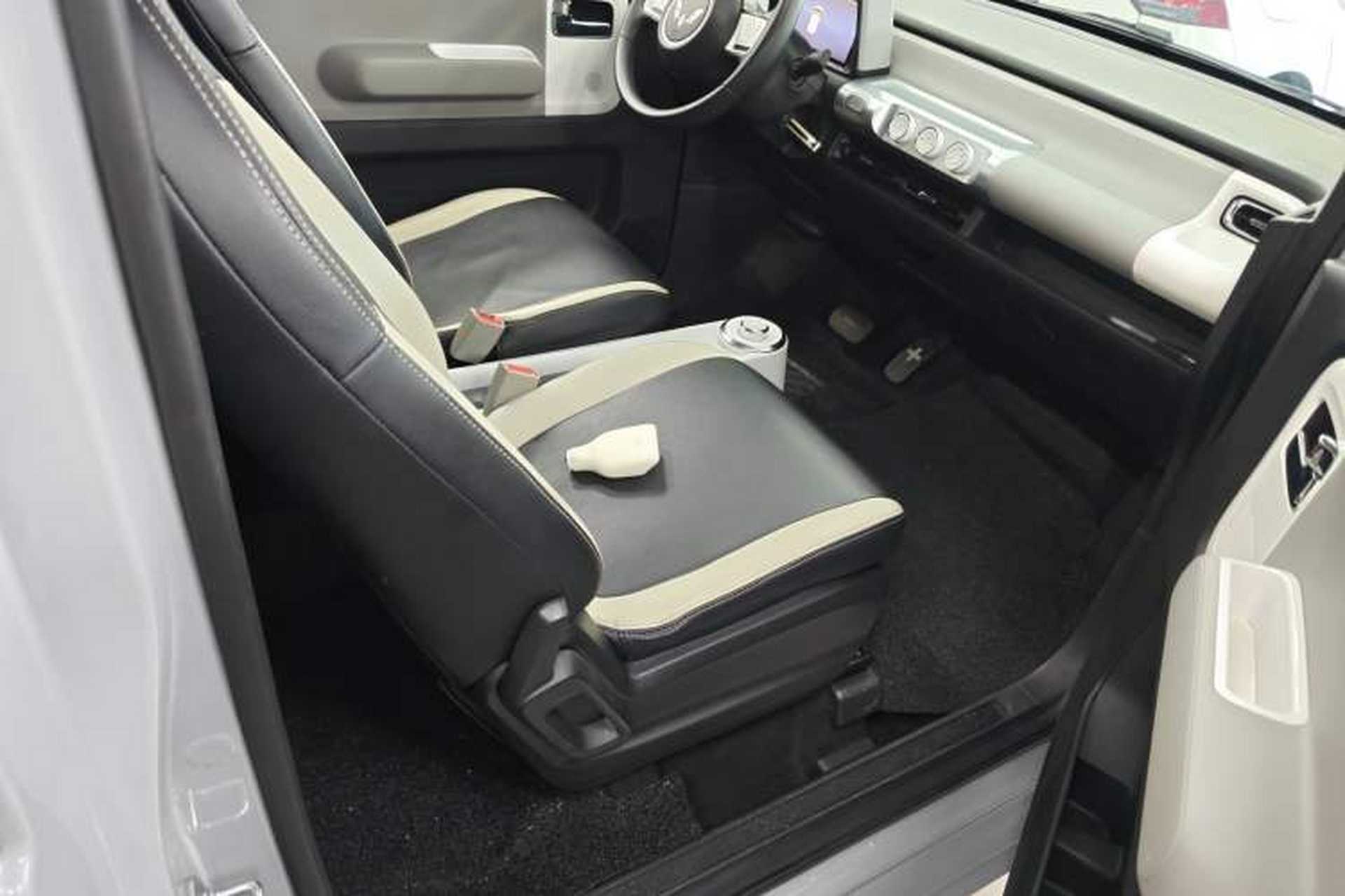 Used Wuling Air ev 2023 - Four Seats - Standard Edition Right Front Seat