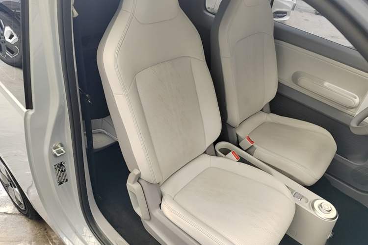 Used Wuling Air ev 2023 - Four Seats - Advanced Edition Right Front Seat