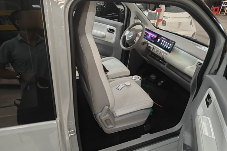 Used Wuling Air ev 2023 - Four Seats - Advanced Edition Right Front Seat