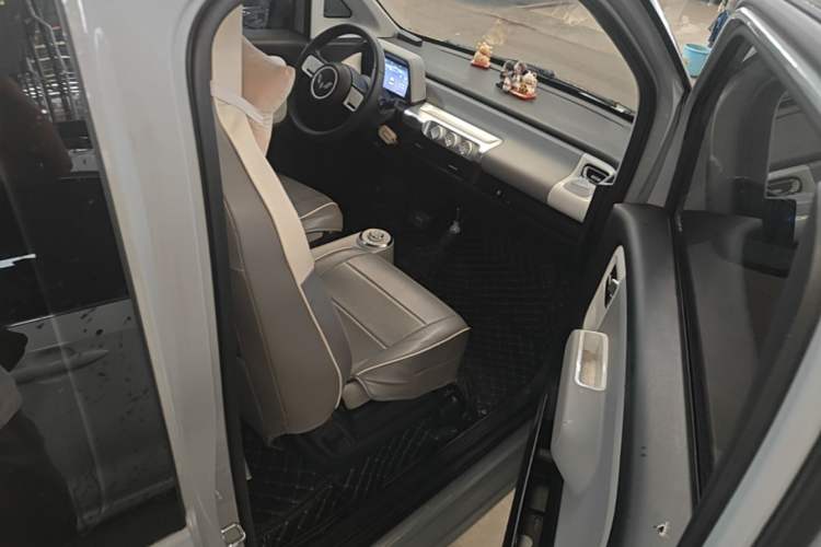 Used Wuling Air ev 2023 - Four Seats - Standard Edition Right Front Seat