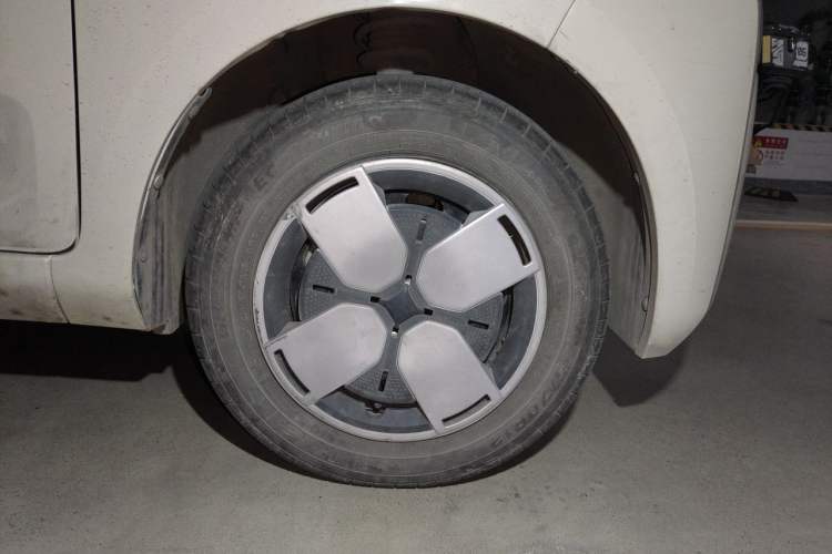 Used Wuling Air ev 2023 - Four Seats - Advanced Edition Right Front Wheel Hub