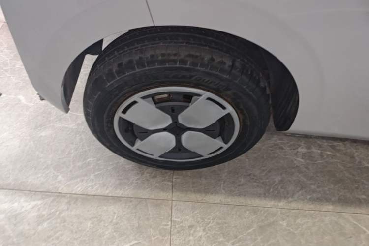 Used Wuling Air ev 2023 - Four Seats - Advanced Edition Right Rear Wheel Hub