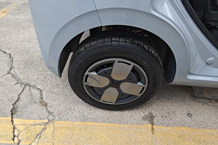 Used Wuling Air ev 2023 – Two-Seater - Standard Edition Right Rear Wheel Hub