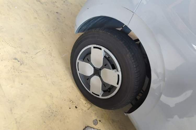 Used Wuling Air ev 2023 - Four Seats - Advanced Edition Right Rear Wheel Hub