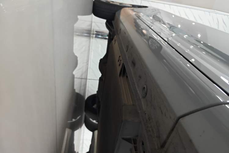 Used Wuling Air ev 2023 - Four Seats - Standard Edition Right Side Sill