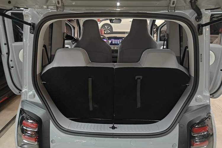 Used Wuling Air ev 2023 - Four Seats - Advanced Edition Trunk