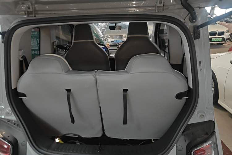 Used Wuling Air ev 2023 - Four Seats - Standard Edition Trunk