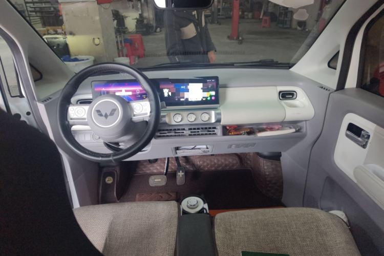 Used Wuling Air ev 2023 - Four Seats - Advanced Edition Center Console