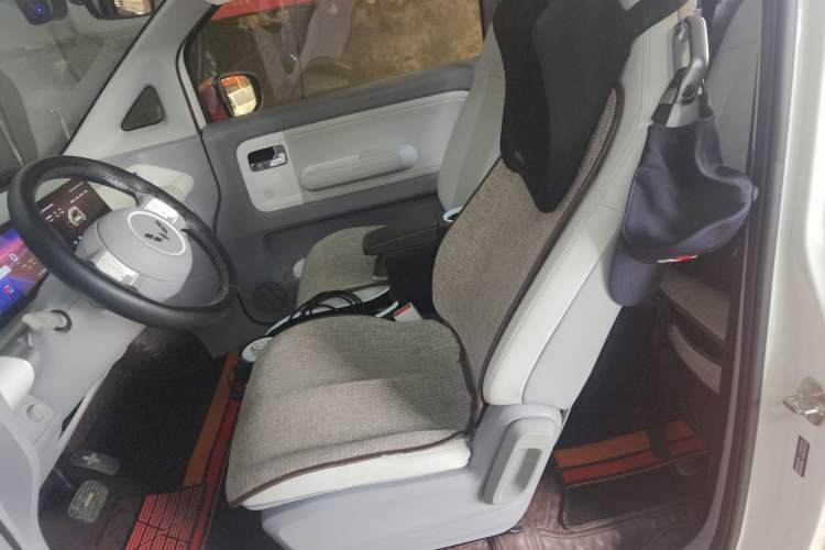 Used Wuling Air ev 2023 - Four Seats - Advanced Edition Left Front Seat