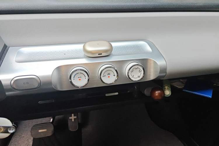 Used Wuling Air ev 2023 – Two-Seater - Standard Edition Audio And AC Panel